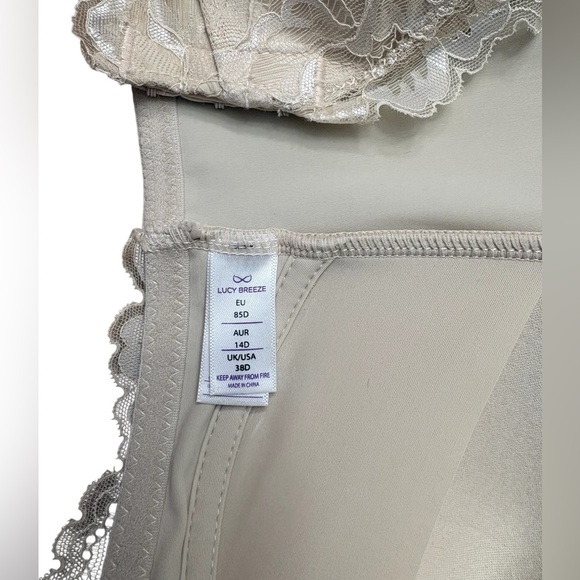 NEW, LUCY BREEZE, Front Closure Lace Bra, Natural Beige, 38D - Picture 2 of 8